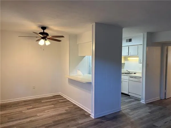 $925 | 10542 Jefferson Highway, Unit 12, River Ridge, LA 70123