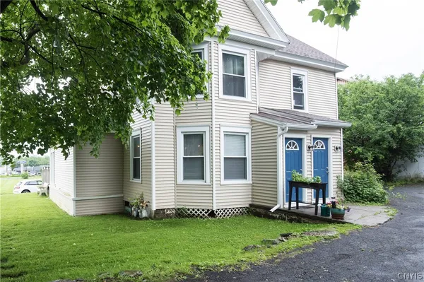 $2,200 | 1322 East Genesee Street, Skaneateles, NY 13152