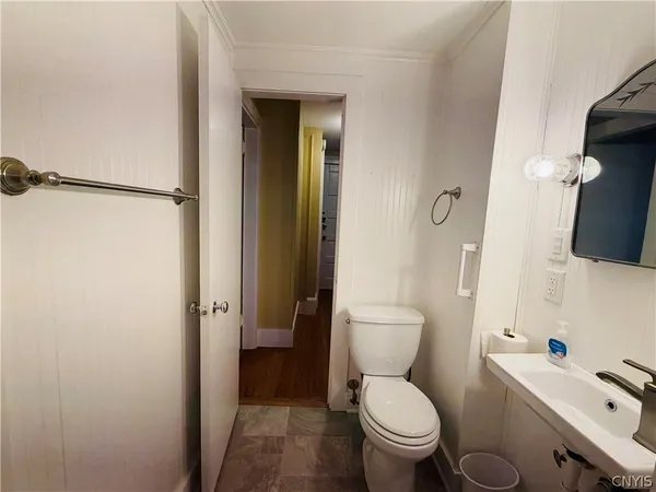 $2,200 | 1322 East Genesee Street, Skaneateles, NY 13152