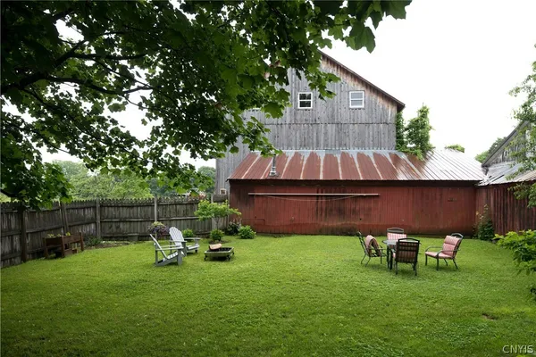 $2,200 | 1322 East Genesee Street, Skaneateles, NY 13152