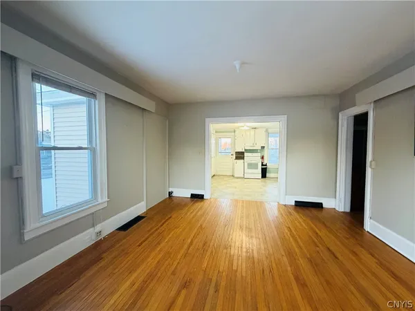 $2,200 | 1322 East Genesee Street, Skaneateles, NY 13152