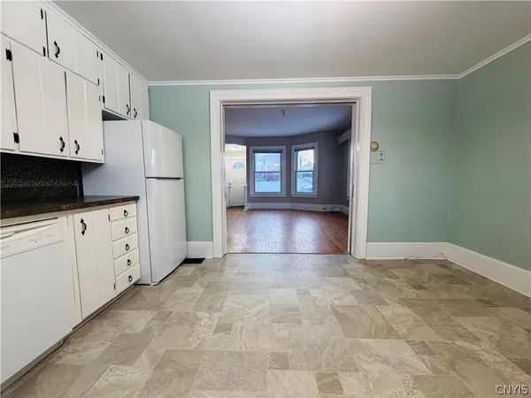 $2,200 | 1322 East Genesee Street, Skaneateles, NY 13152