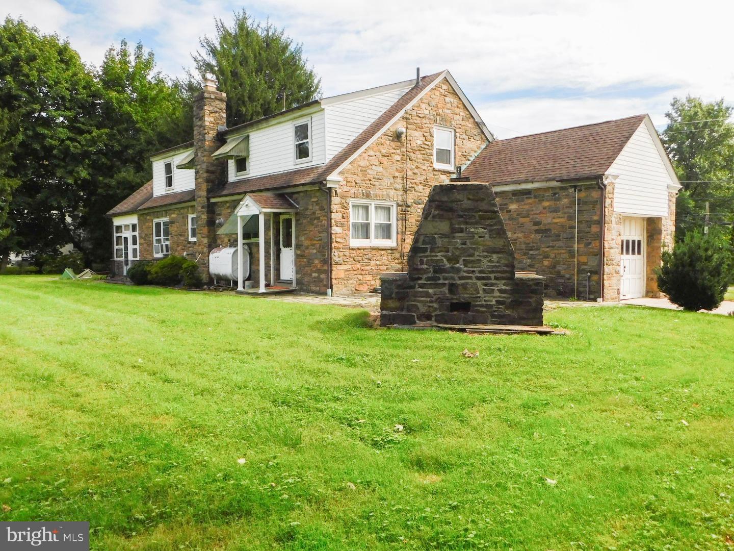 3015 Swede Road East Norriton, PA 19401 - Photo 3 of 25 Gallery Image 3