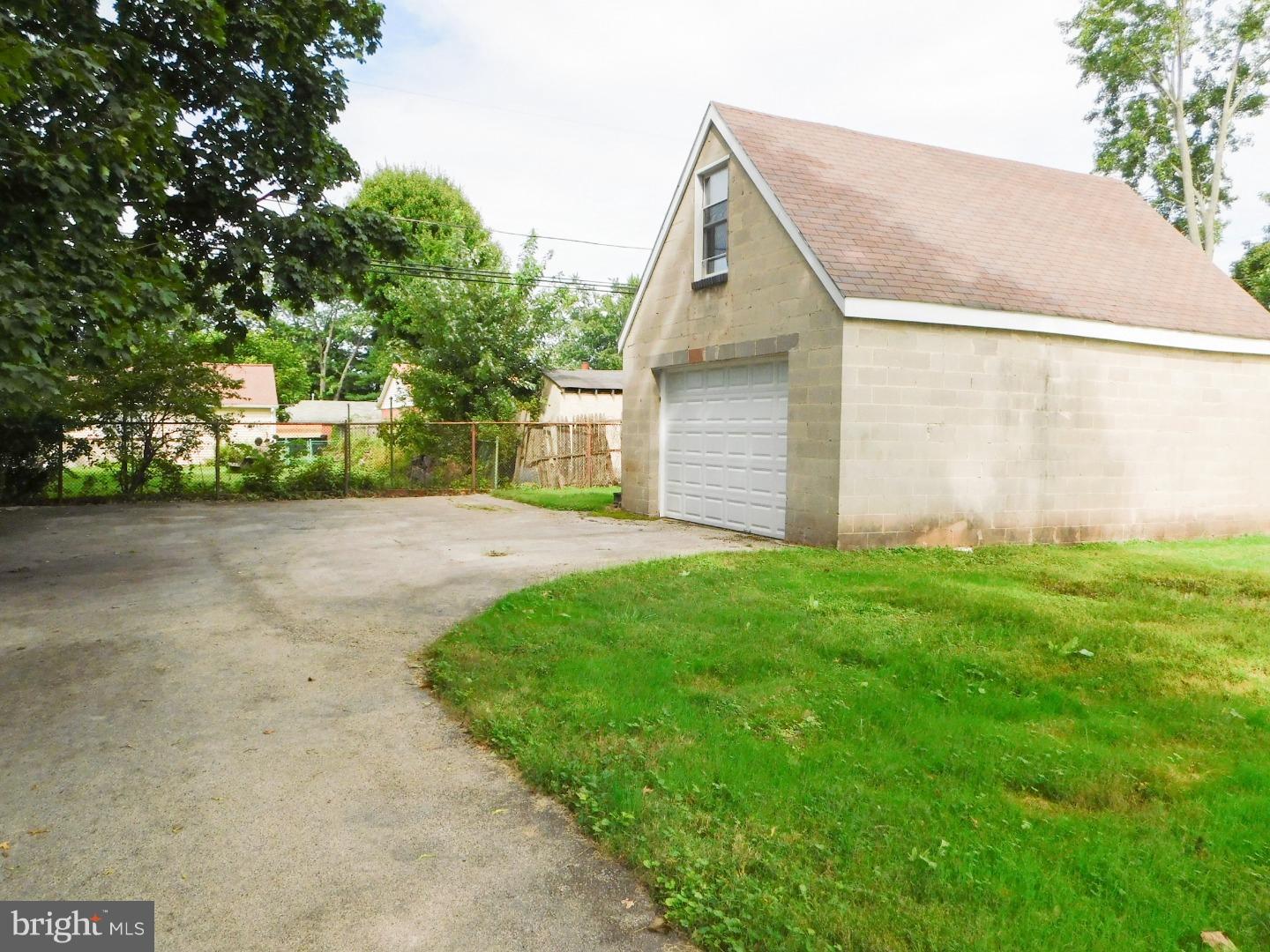 3015 Swede Road East Norriton, PA 19401 - Photo 4 of 25 Gallery Image 4