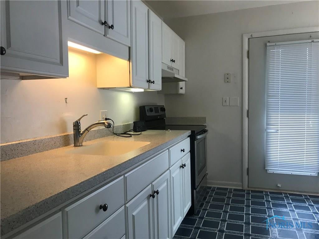 5475 Rowland Road Toledo, OH 43613 - Photo 3 of 21 Gallery Image 3