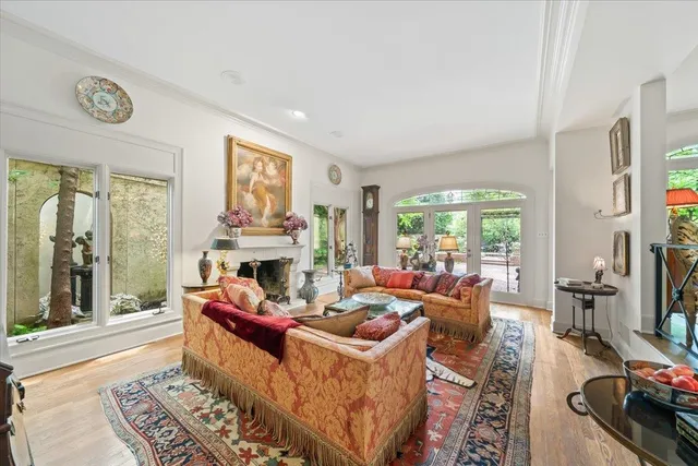 $795,000 | 4359 West Cherry Pl Drive, Memphis, TN 38117