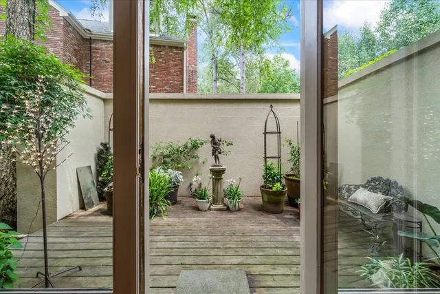 $795,000 | 4359 West Cherry Pl Drive, Memphis, TN 38117