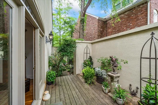 $795,000 | 4359 West Cherry Pl Drive, Memphis, TN 38117