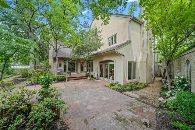 $795,000 | 4359 West Cherry Pl Drive, Memphis, TN 38117