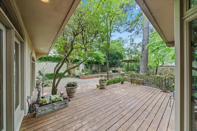 $795,000 | 4359 West Cherry Pl Drive, Memphis, TN 38117