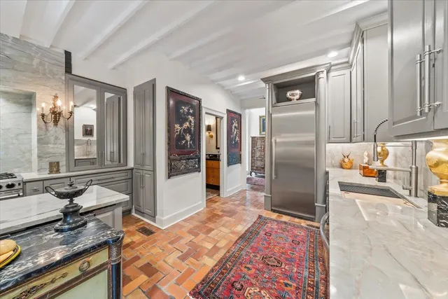 $795,000 | 4359 West Cherry Pl Drive, Memphis, TN 38117