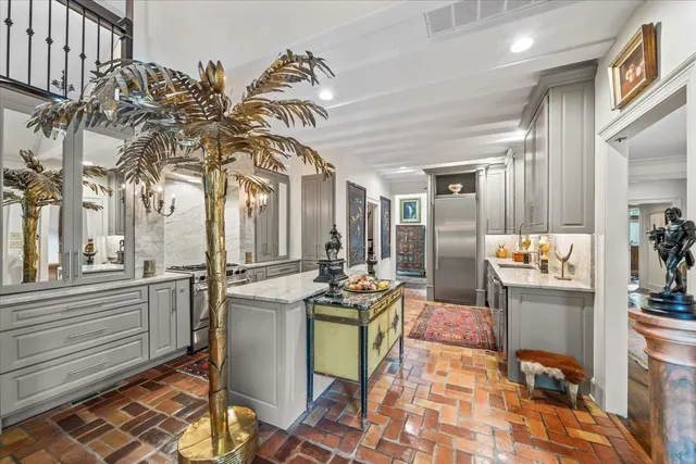 $795,000 | 4359 West Cherry Pl Drive, Memphis, TN 38117