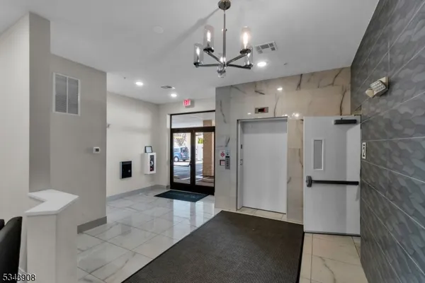 $3,700 | 310 Centennial Avenue, Unit 204, Cranford, NJ 07016