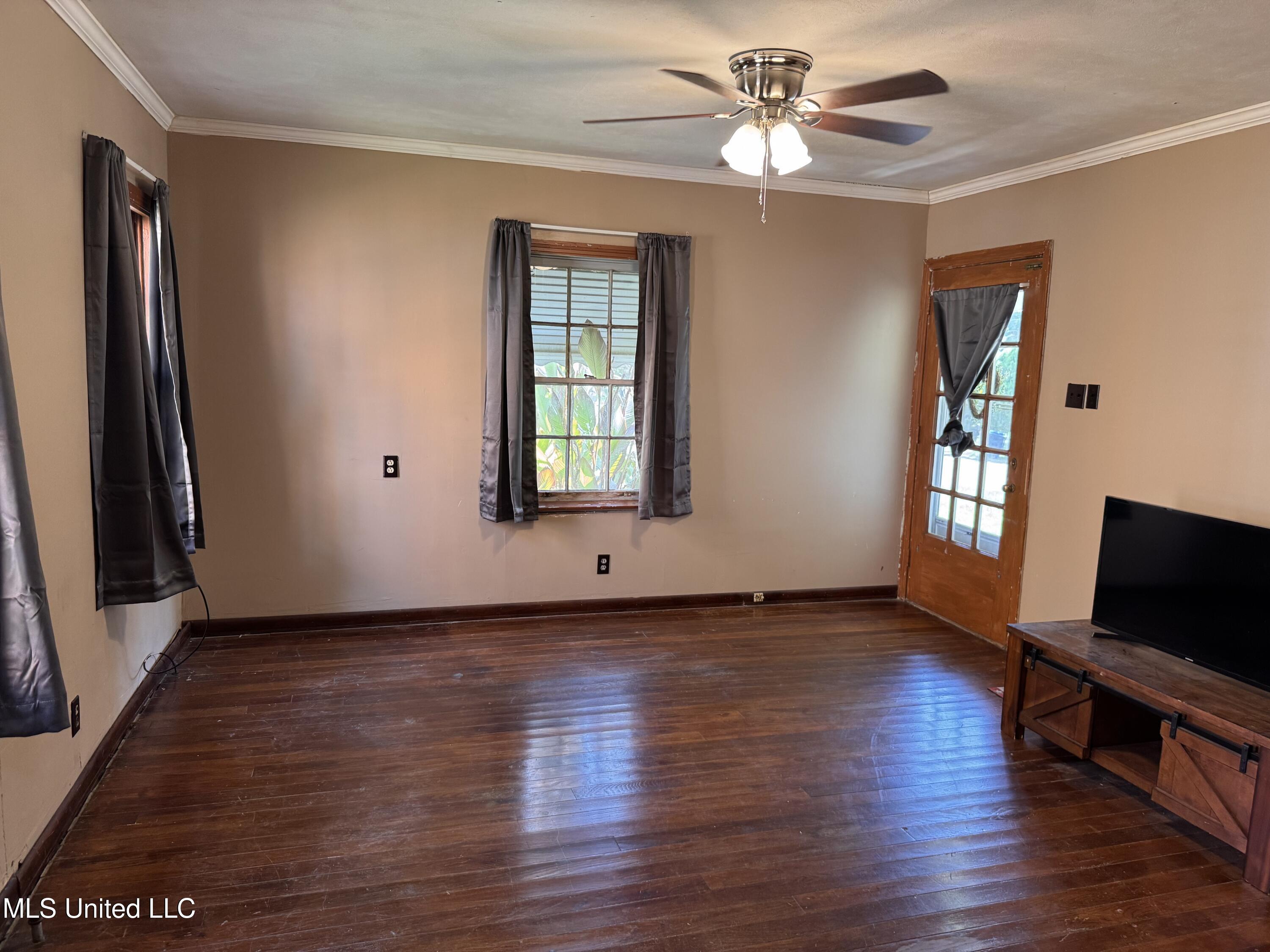 204 Chickasaw Street Natchez, MS 39120 - Photo 6 of 15 IMG_5657