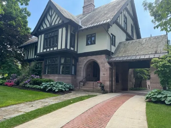 $949,900 | 901 East Avenue, Unit A, Rochester, NY 14607