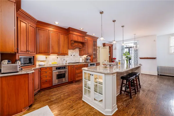 $949,900 | 901 East Avenue, Unit A, Rochester, NY 14607