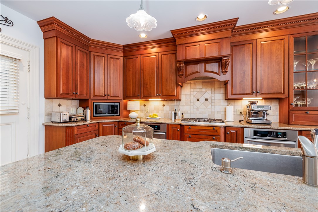 901 East Avenue, Unit A Rochester, NY 14607 - Photo 3 of 42