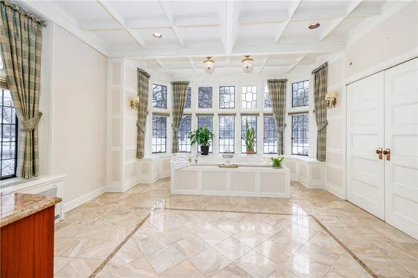 $949,900 | 901 East Avenue, Unit A, Rochester, NY 14607