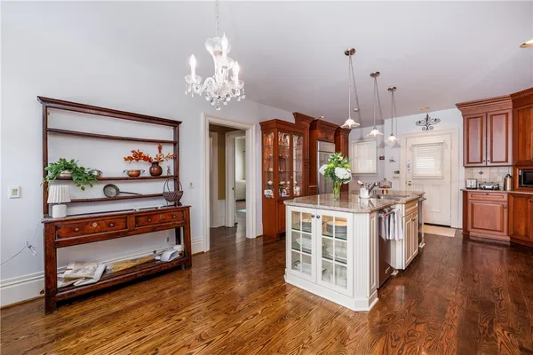 $949,900 | 901 East Avenue, Unit A, Rochester, NY 14607