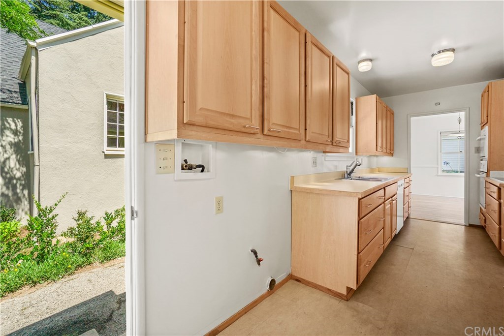 617 Barry Place Altadena, CA 91001 - Photo 13 of 36