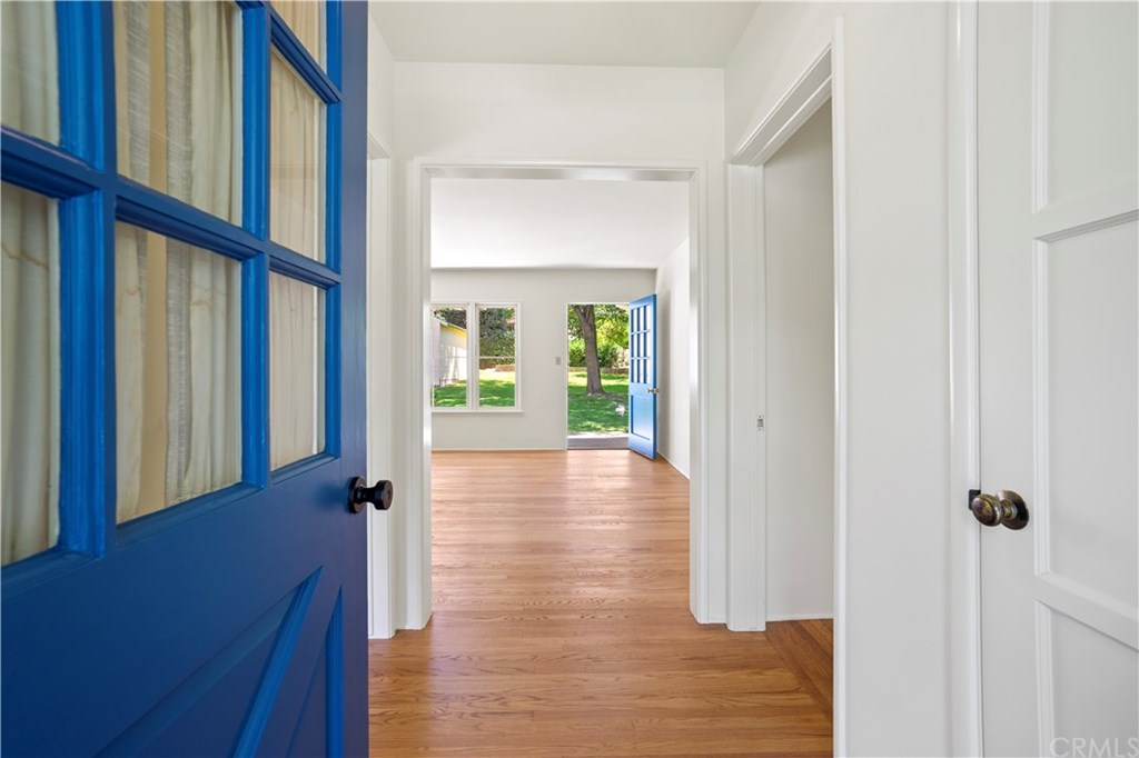 617 Barry Place Altadena, CA 91001 - Photo 3 of 36