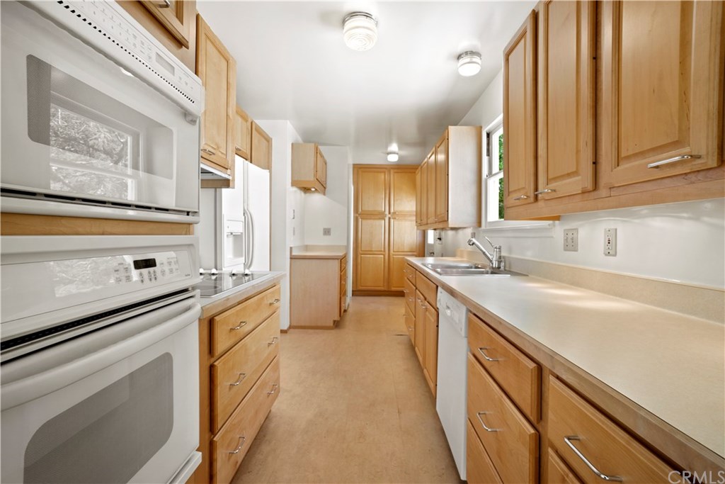 617 Barry Place Altadena, CA 91001 - Photo 9 of 36