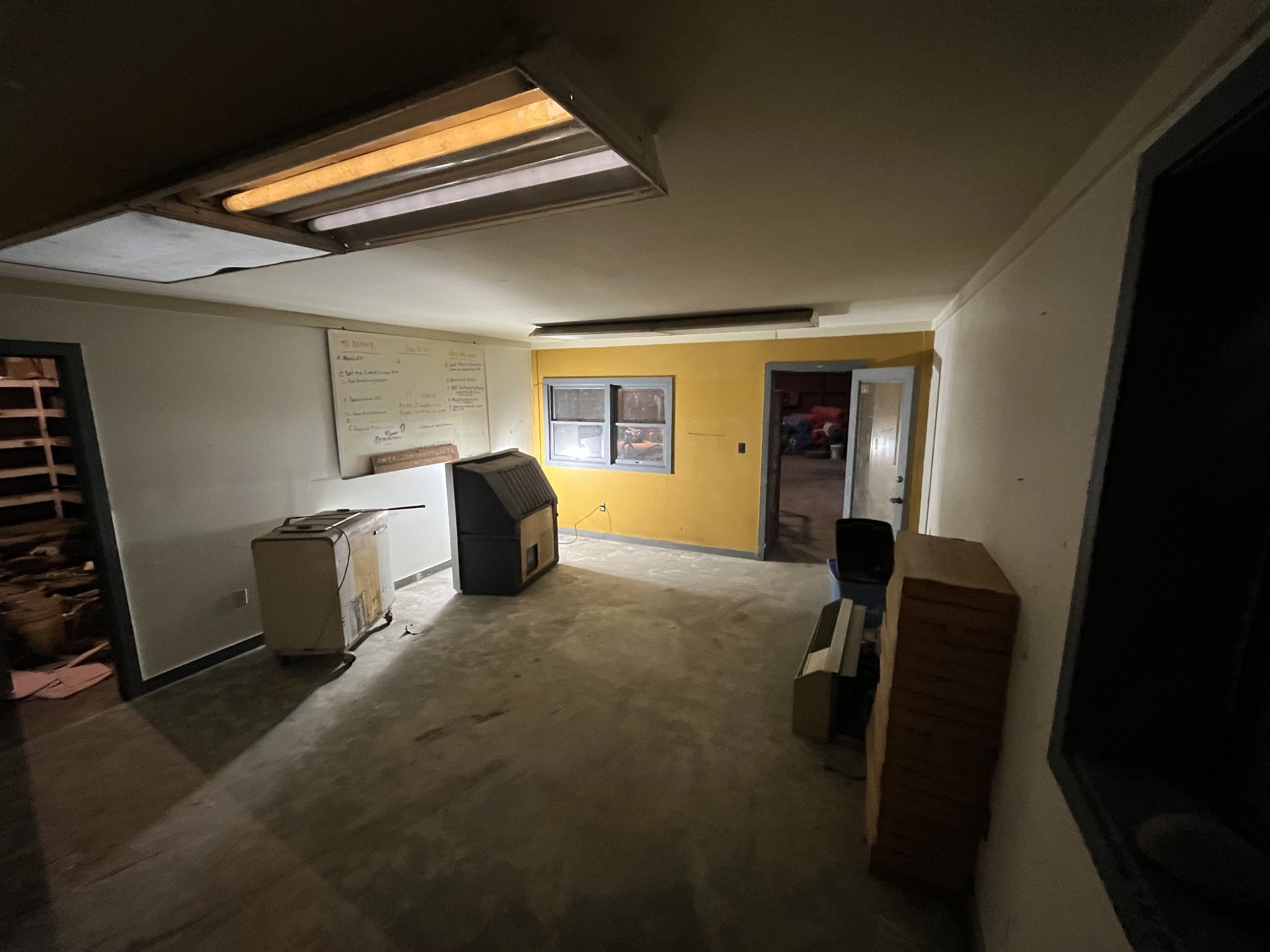 355 Wells Street Monteagle, TN 37356 - Photo 7 of 12 a livingroom with furniture and a window