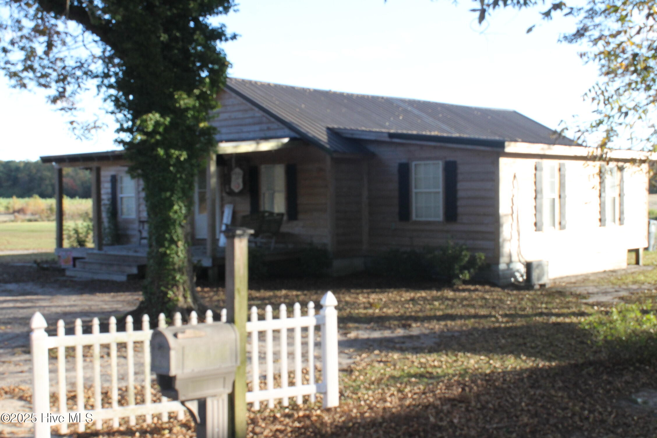 92 Powell Loop Whiteville, NC 28472 - Photo 4 of 23 IMG_3228