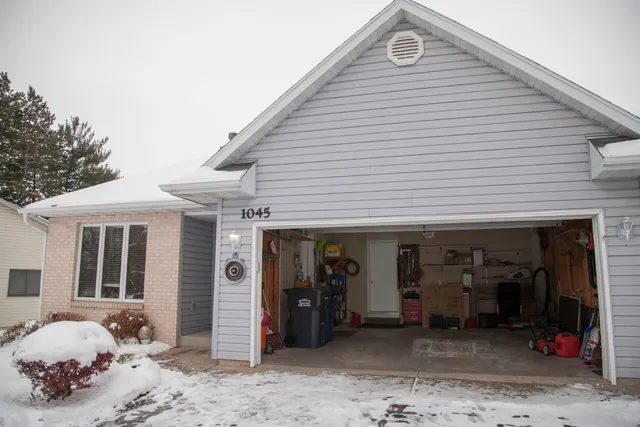 $330,000 | 1045 Saddle Ridge, Portage, WI 53901