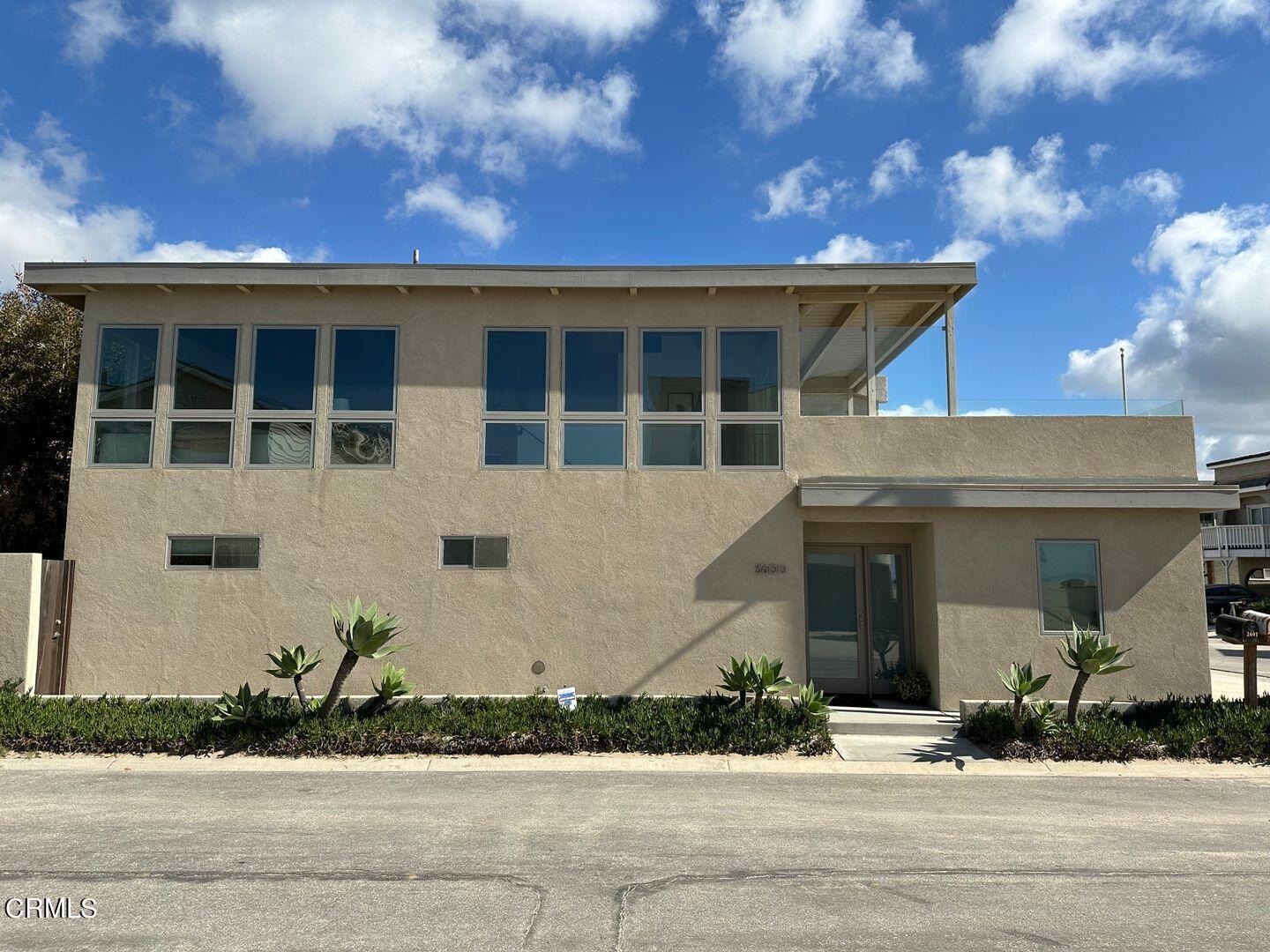 3600 Ocean Drive Oxnard, CA 93035 - Photo 35 of 36 front view of a house