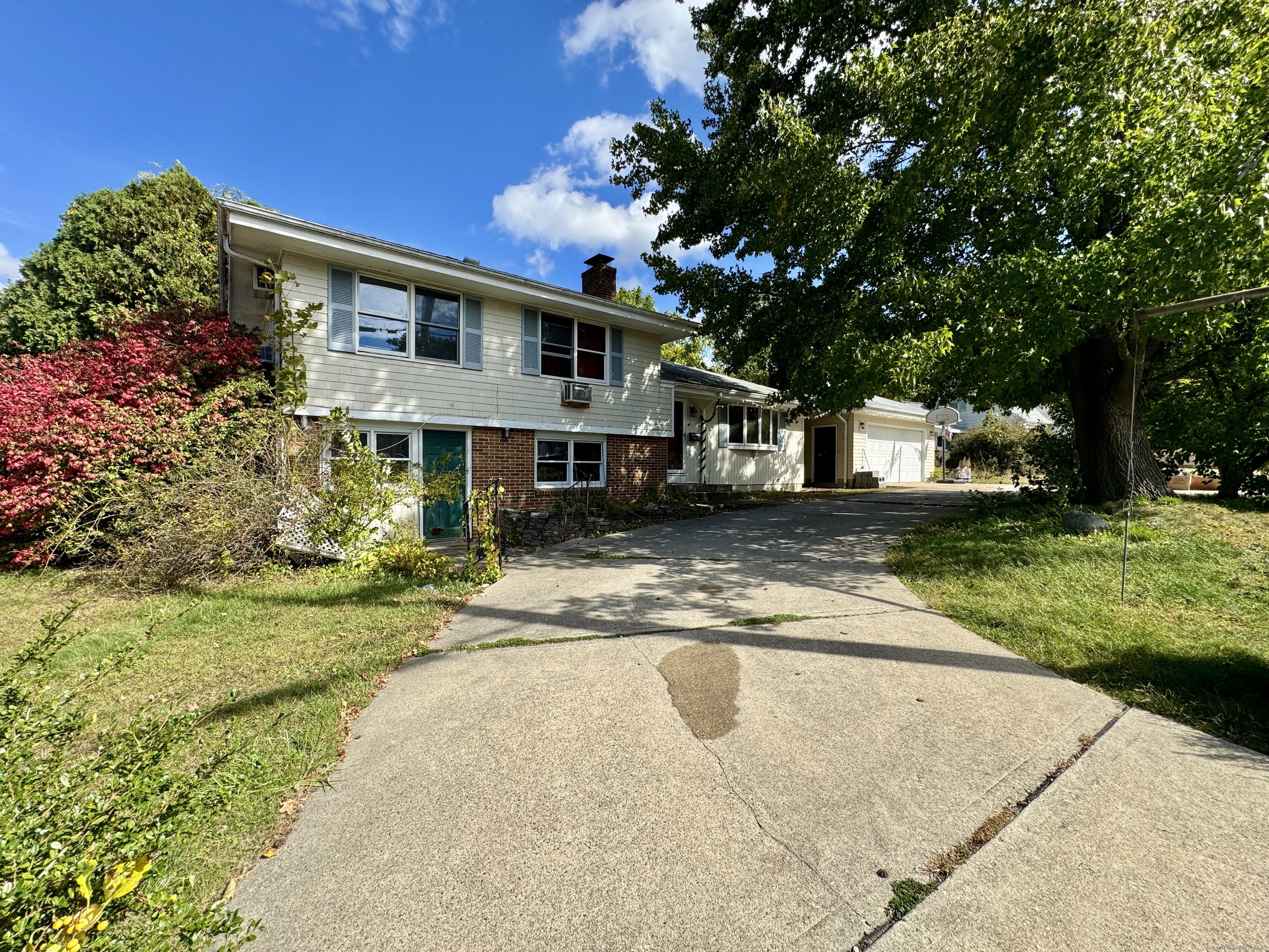 27 Sycamore Road Norwich, CT 06360 - Photo 1 of 28