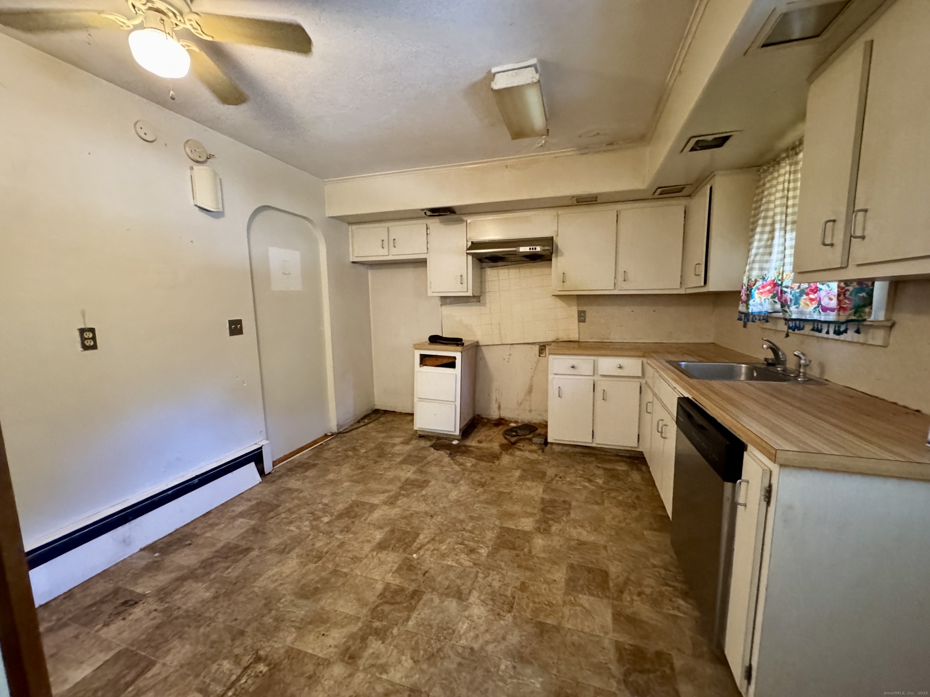 27 Sycamore Road Norwich, CT 06360 - Photo 11 of 28