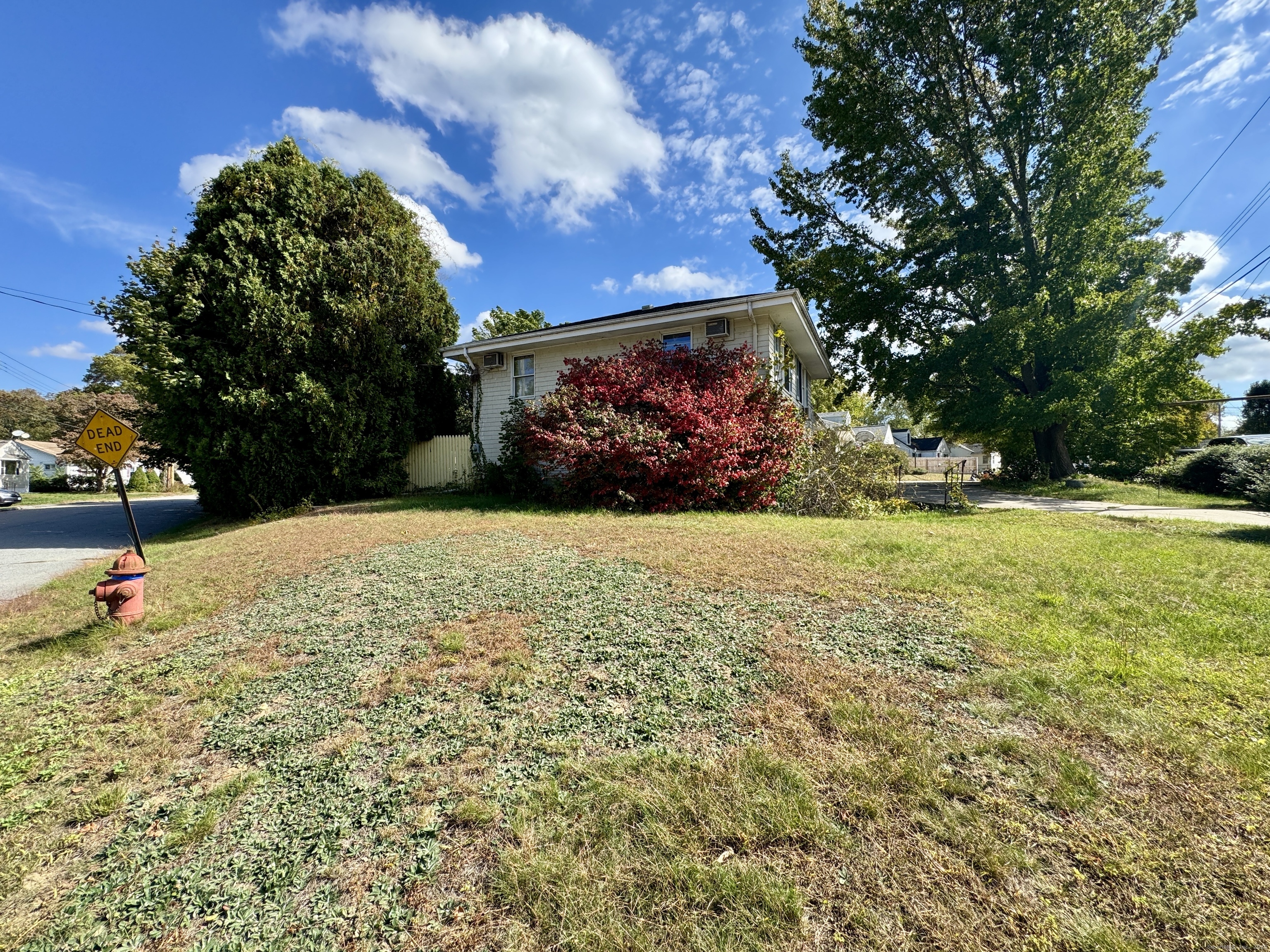 27 Sycamore Road Norwich, CT 06360 - Photo 2 of 28