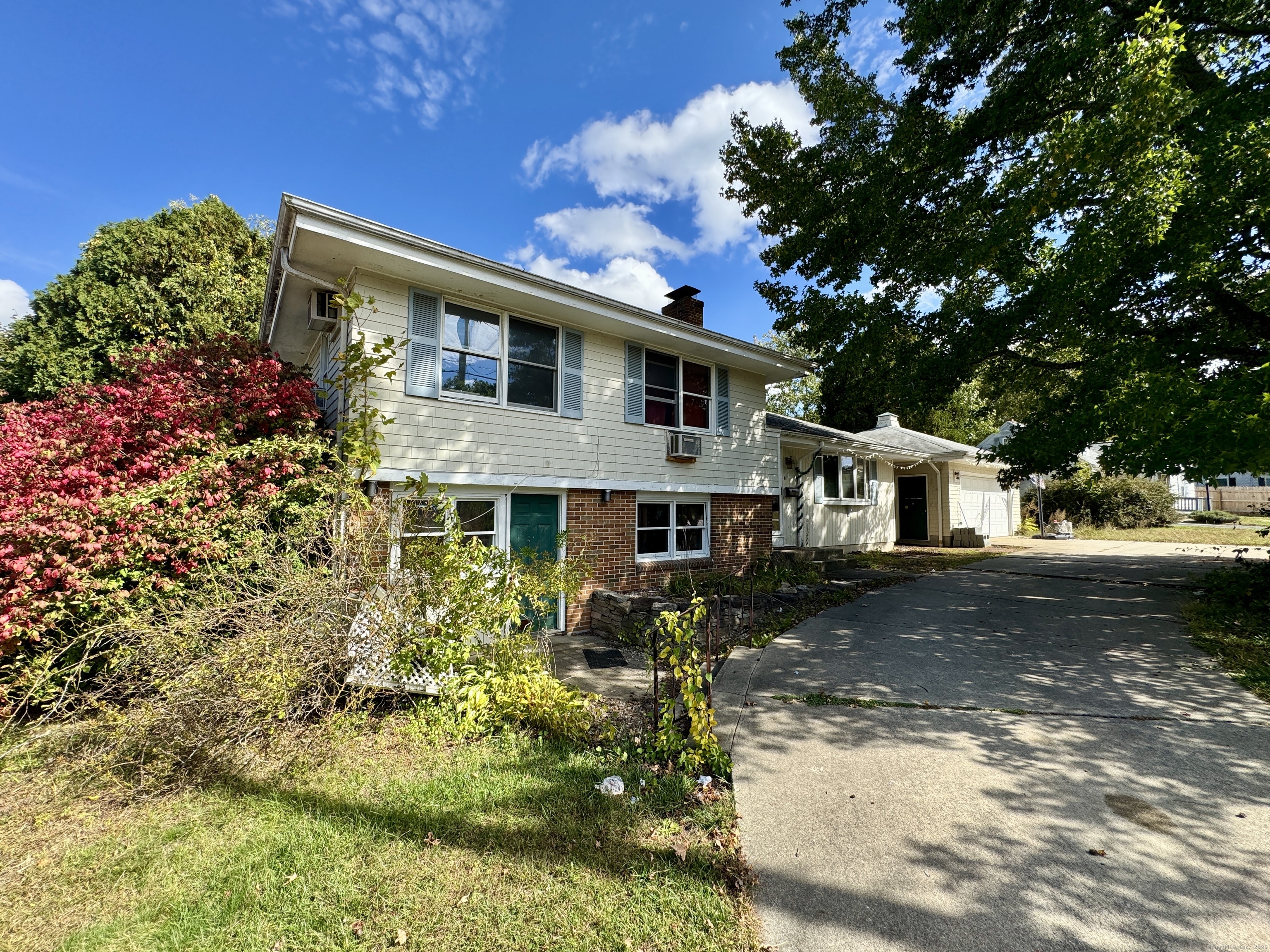 27 Sycamore Road Norwich, CT 06360 - Photo 3 of 28