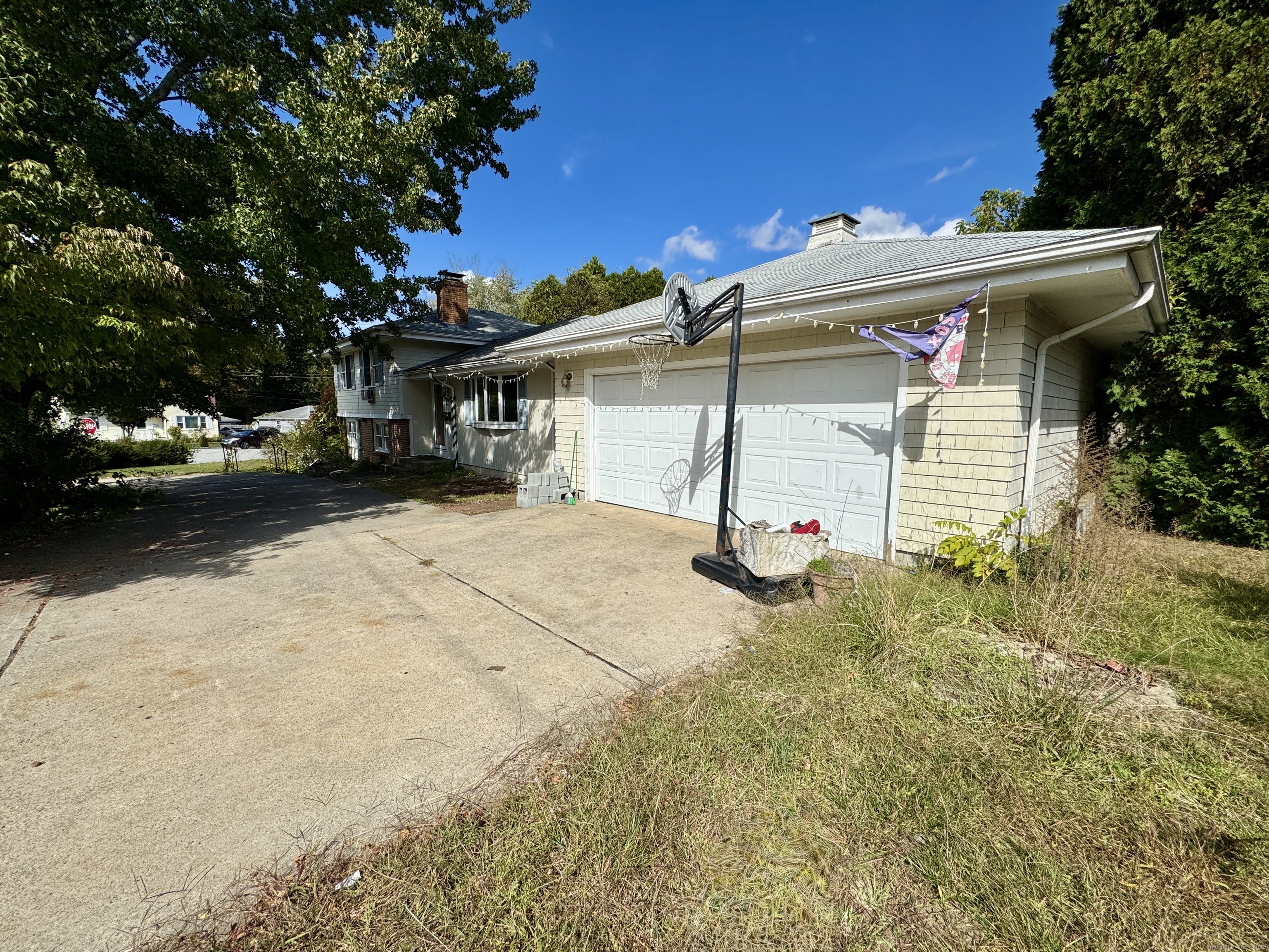 27 Sycamore Road Norwich, CT 06360 - Photo 4 of 28