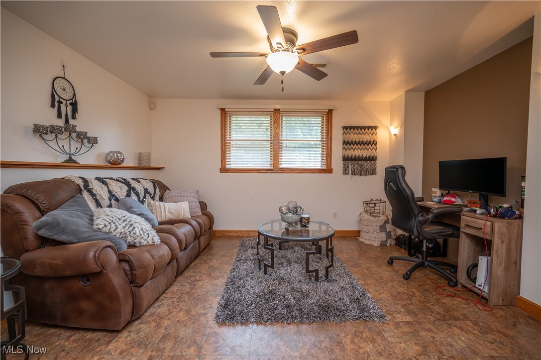7707 Raglan Drive Northeast Warren, OH 44484 - Photo 26 of 41 Gallery Image 26