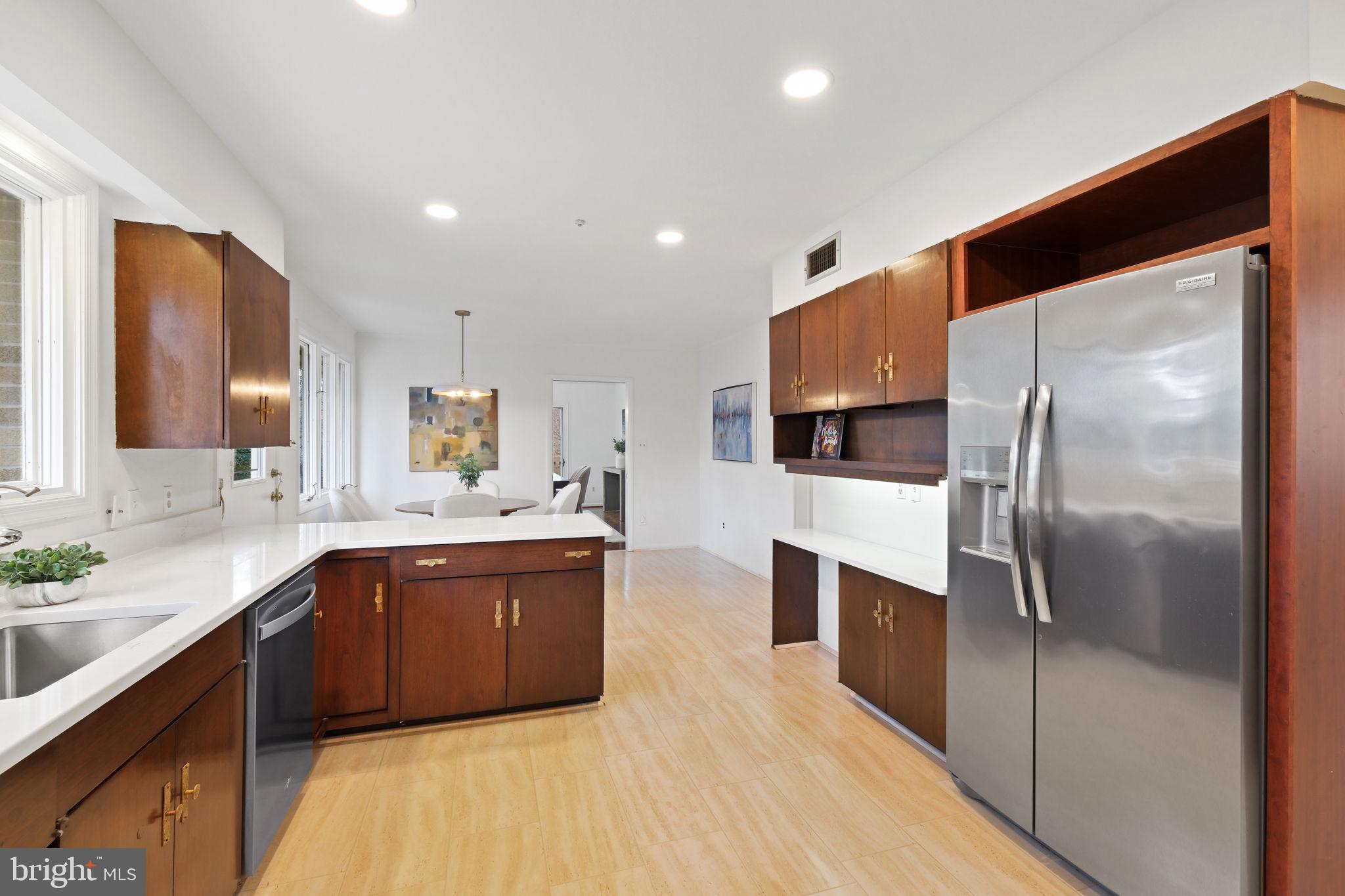 6204 Clearwood Road Bethesda, MD 20817 - Photo 18 of 63 Kitchen