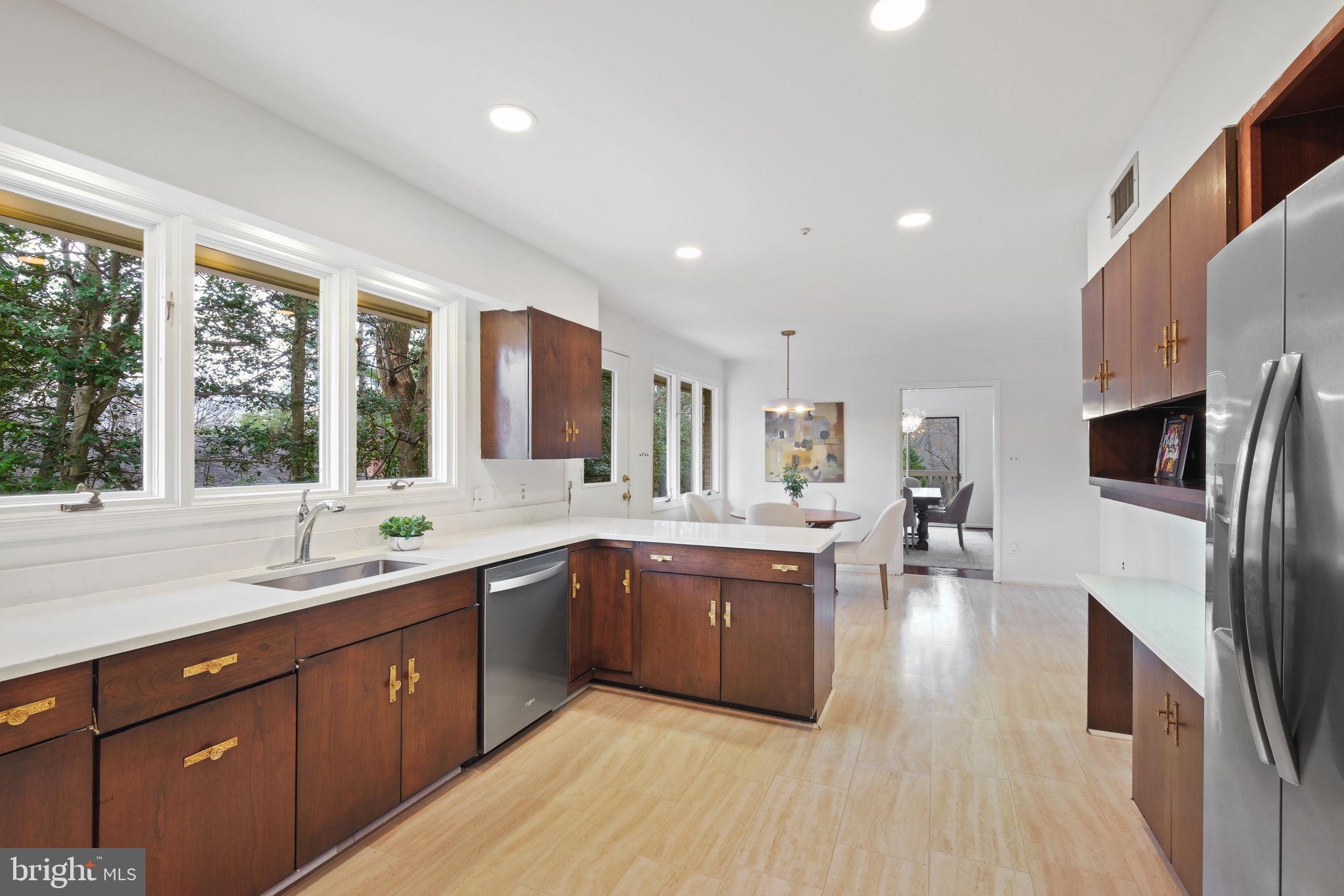 6204 Clearwood Road Bethesda, MD 20817 - Photo 21 of 63 Kitchen