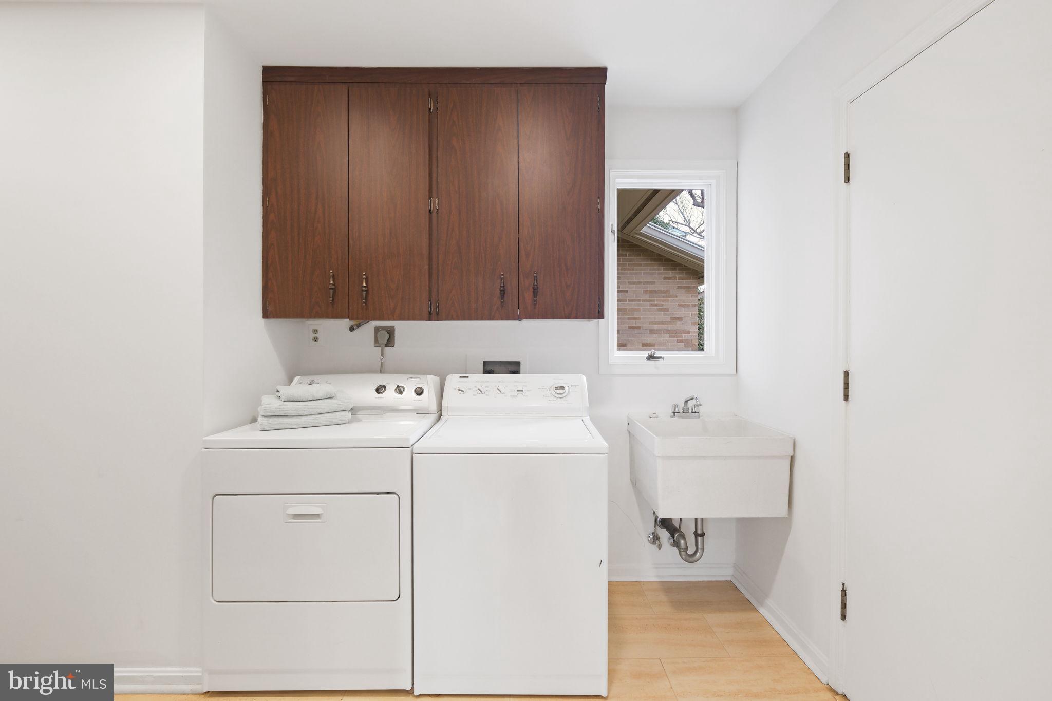 6204 Clearwood Road Bethesda, MD 20817 - Photo 25 of 63 Mudroom to Garage