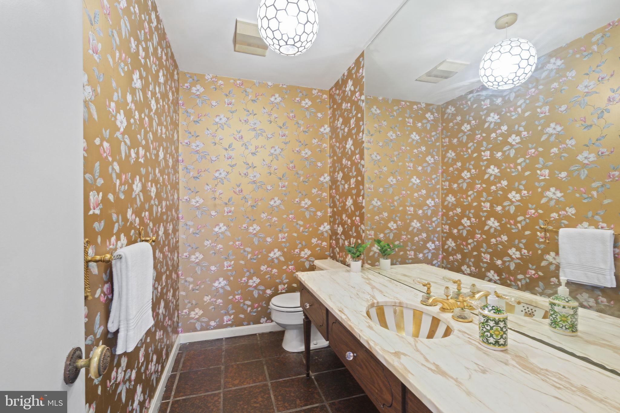 6204 Clearwood Road Bethesda, MD 20817 - Photo 26 of 63 Powder Room