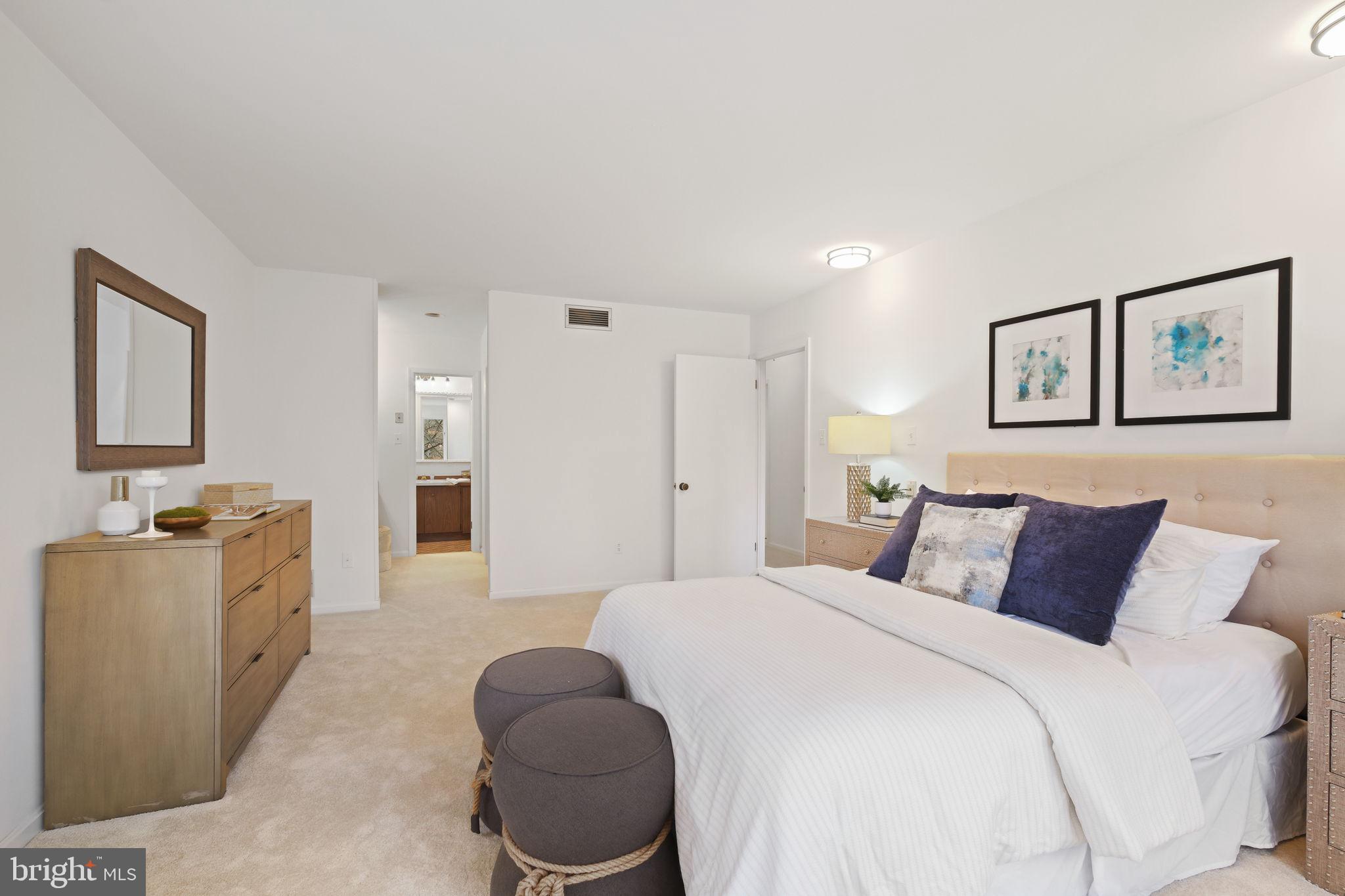 6204 Clearwood Road Bethesda, MD 20817 - Photo 29 of 63 Primary Suite