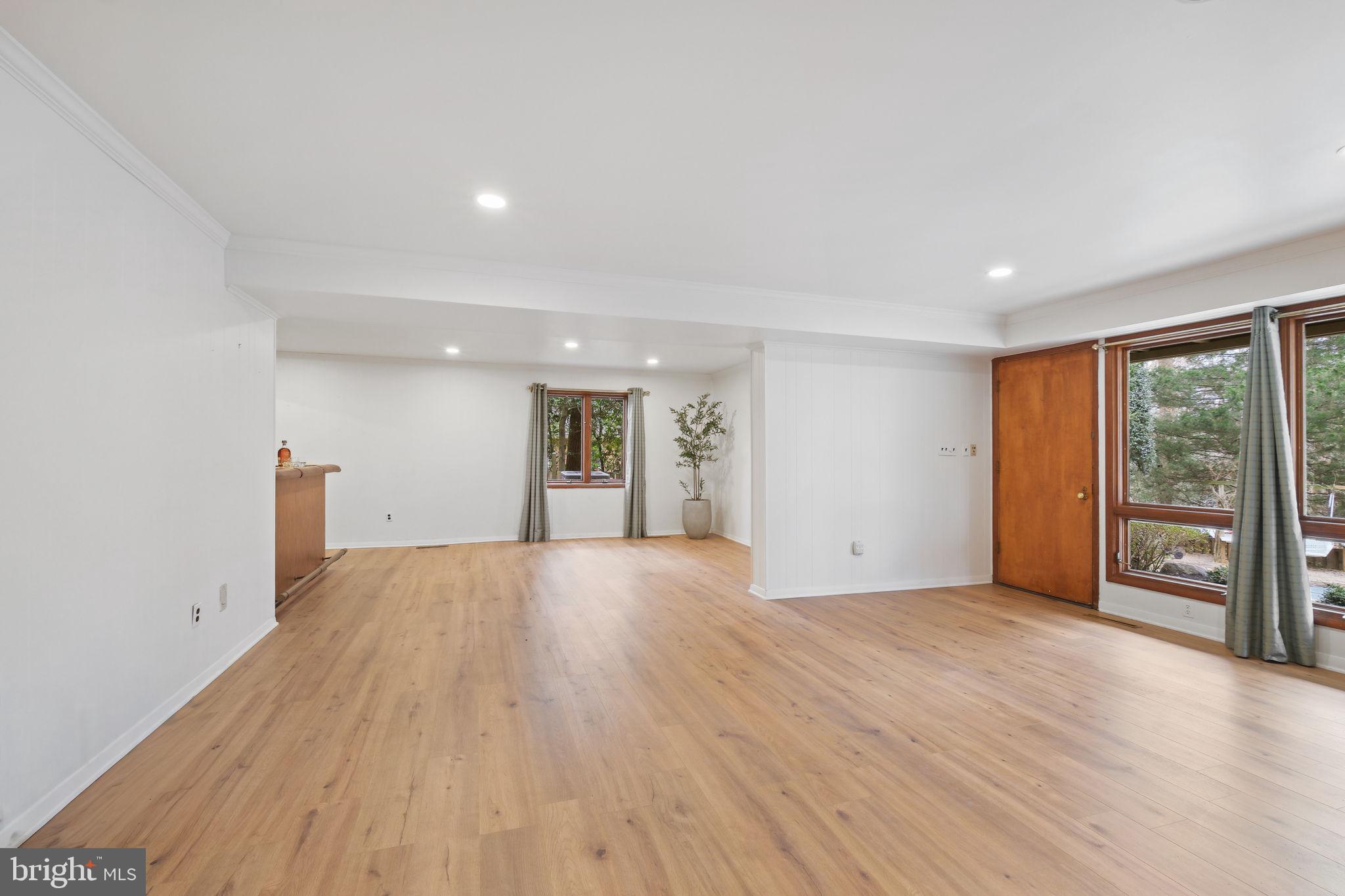 6204 Clearwood Road Bethesda, MD 20817 - Photo 42 of 63 Family Room/Lounge - Unstaged