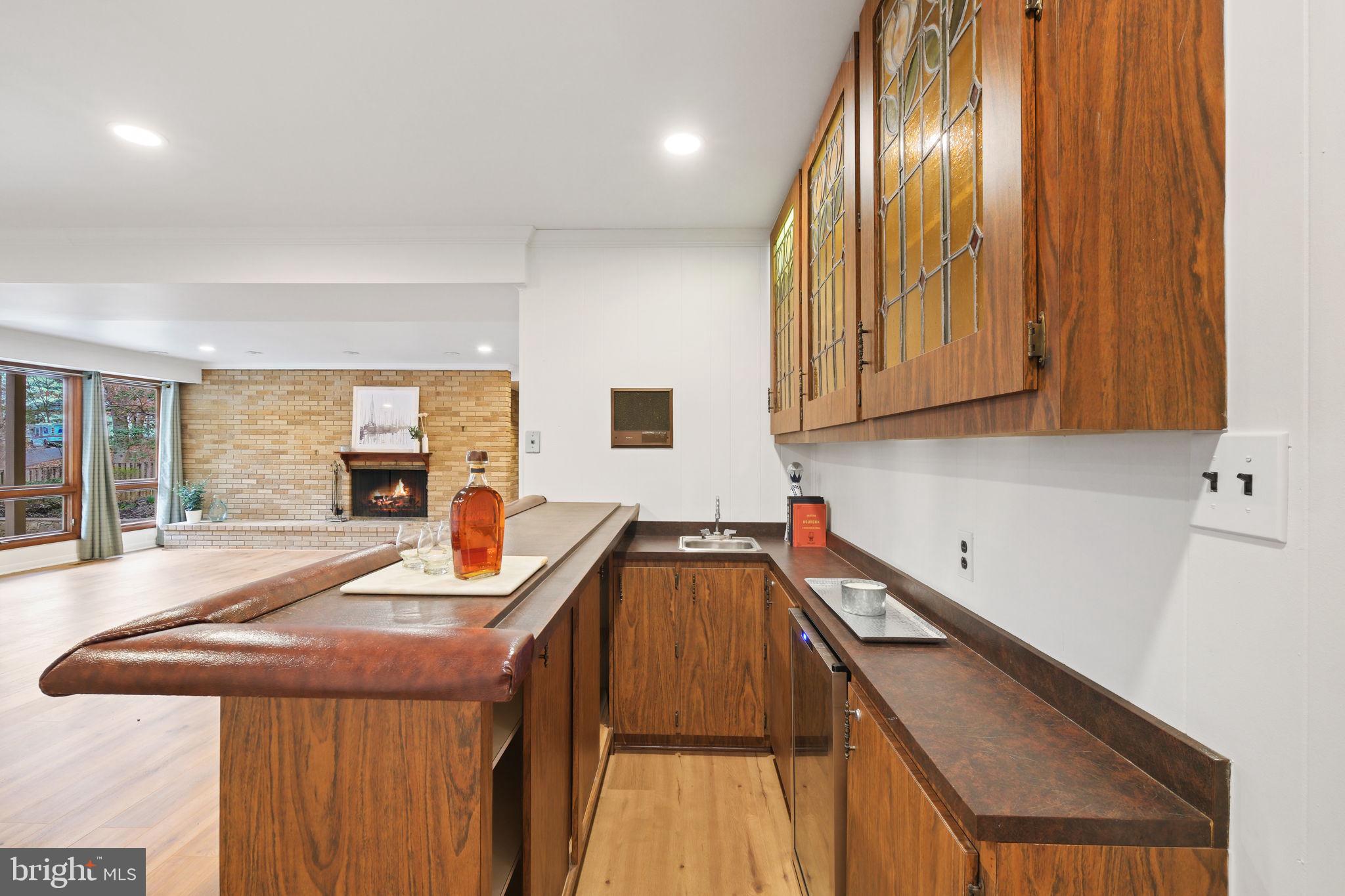 6204 Clearwood Road Bethesda, MD 20817 - Photo 45 of 63 Full Bar