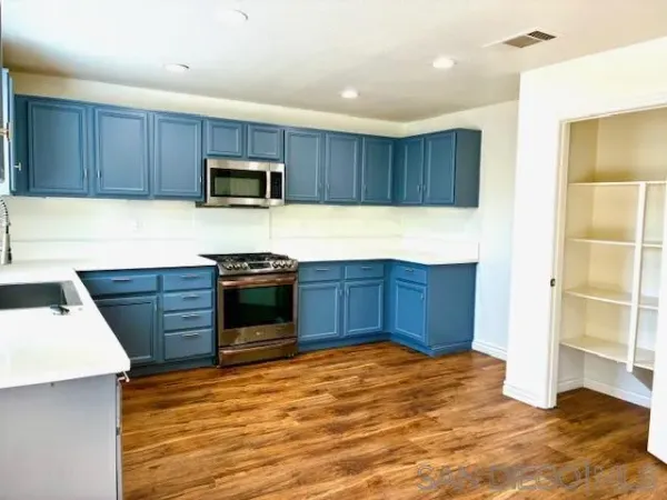 $3,595 | 53009 Rose Sachet Lane, Lake Elsinore, CA 92532