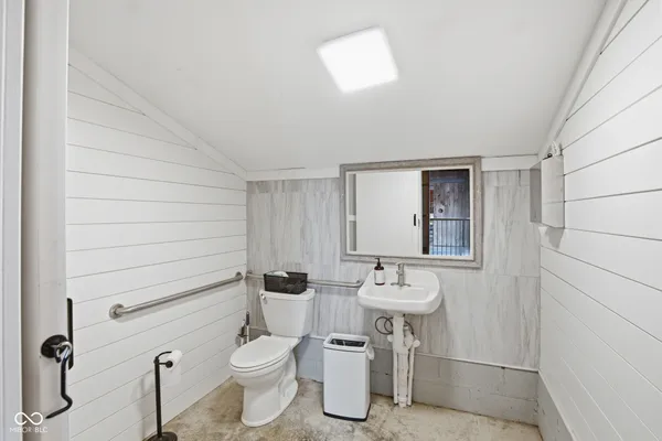 $1,500,000 | 7234 West 200 South, Jamestown, IN 46147