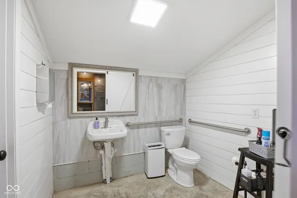 $1,500,000 | 7234 West 200 South, Jamestown, IN 46147