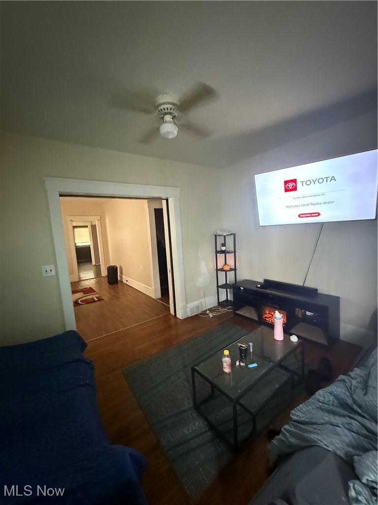 7507 Ottawa Road Cleveland, OH 44105 - Photo 10 of 15 Unit 2 living room