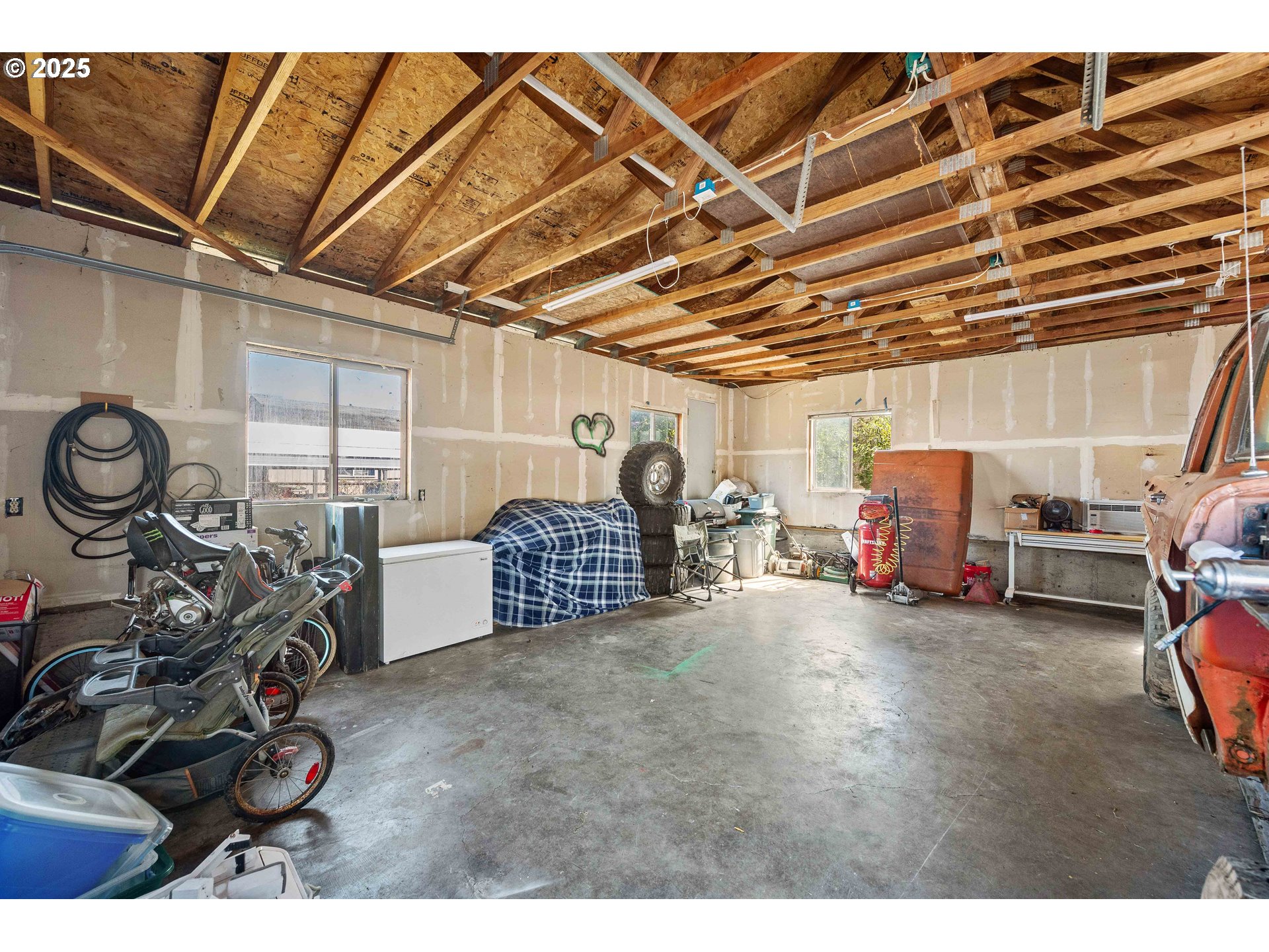 805 C Street Myrtle Point, OR 97458 - Photo 23 of 30 a view of a room with gym equipment