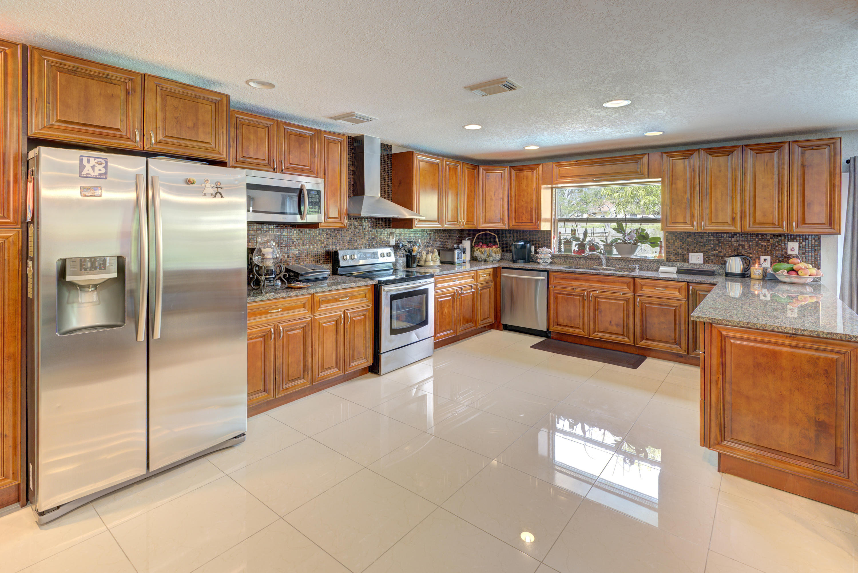 10389 Sleepy Brook Way Boca Raton, FL 33428 - Photo 3 of 24 DSC_8484