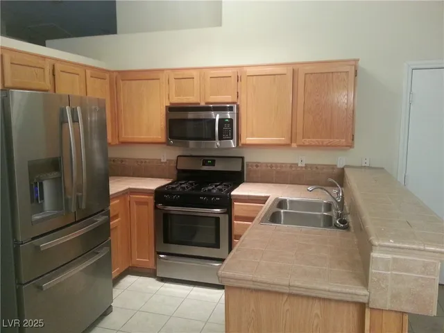 $1,800 | 6674 Jordan River Drive, Las Vegas, NV 89156